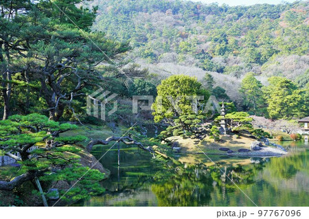冬も美しい栗林公園(香川県高松市の特別名勝)ミシュラン★★★ 冬も美しい栗林公園(香川県高松市の特別名勝)ミシュラン★★★ 97767096