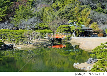 冬も美しい栗林公園(香川県高松市の特別名勝)ミシュラン★★★ 冬も美しい栗林公園(香川県高松市の特別名勝)ミシュラン★★★ 97767104