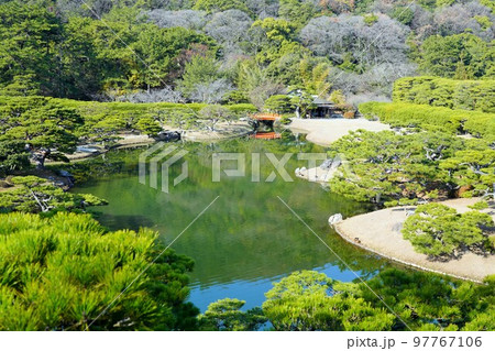 冬も美しい栗林公園(香川県高松市の特別名勝)ミシュラン★★★ 冬も美しい栗林公園(香川県高松市の特別名勝)ミシュラン★★★ 97767106