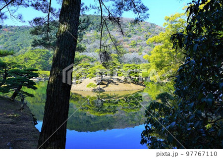 冬も美しい栗林公園(香川県高松市の特別名勝)ミシュラン★★★ 冬も美しい栗林公園(香川県高松市の特別名勝)ミシュラン★★★ 97767110
