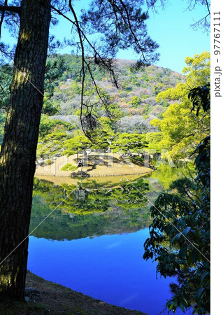 冬も美しい栗林公園（香川県高松市の特別名勝）ミシュラン★★★ 97767111