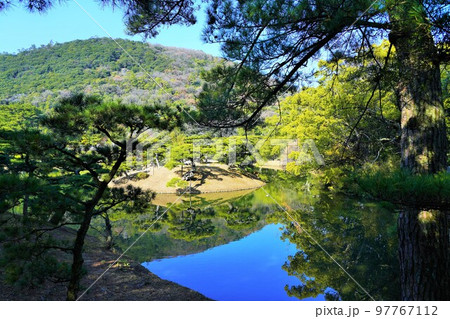 冬も美しい栗林公園(香川県高松市の特別名勝)ミシュラン★★★ 冬も美しい栗林公園(香川県高松市の特別名勝)ミシュラン★★★ 97767112