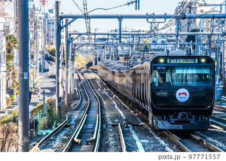 日本の東京都市景観 駒込ー田端間・駒込(手前)から中里付近を通過する黒い山手線など(奥が田端方向) 日本の東京都市景観 駒込ー田端間・駒込(手前)から中里付近を通過する黒い山手線など(奥が田端方向) 97771557