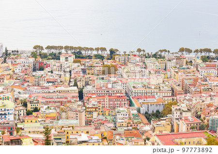 イタリア、ナポリの風景 イタリア、ナポリの風景 97773892