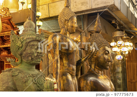 チャットチャックウィークエンドマーケット 97775673