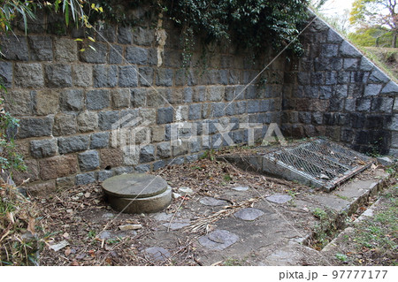 中部砲台の浄化装置跡~芸予要塞小島砲台跡 中部砲台の浄化装置跡~芸予要塞小島砲台跡 97777177