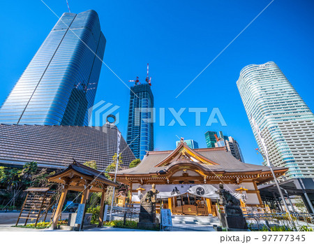 日本の東京都市景観　八幡神社（建替）や虎ノ門・麻布台プロジェクトの超高層ビルなどを望む 97777345
