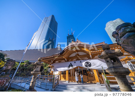 日本の東京都市景観 八幡神社や虎ノ門・麻布台プロジェクトの超高層ビルなどを望む 日本の東京都市景観 八幡神社や虎ノ門・麻布台プロジェクトの超高層ビルなどを望む 97778046