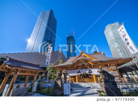 日本の東京都市景観 虎ノ門・麻布台プロジェクトの超高層ビルや八幡神社などを望む 日本の東京都市景観 虎ノ門・麻布台プロジェクトの超高層ビルや八幡神社などを望む 97779300