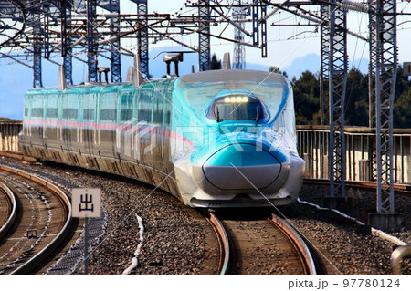 東北新幹線・那須塩原駅にて E5/H5系 東北新幹線・那須塩原駅にて E5/H5系 97780124