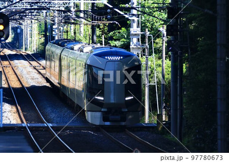 日光路を行く…明神駅にて『特急リバティ』500系 日光路を行く…明神駅にて『特急リバティ』500系 97780673