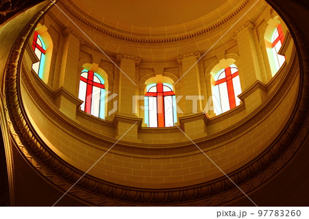 語学留学先としても人気!マルタ島のおすすめ観光スポット 地中海に浮かぶ魅力満載の小さな島国 語学留学先としても人気!マルタ島のおすすめ観光スポット 地中海に浮かぶ魅力満載の小さな島国 97783260