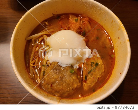 キムチチゲうどん キムチチゲうどん 97784072