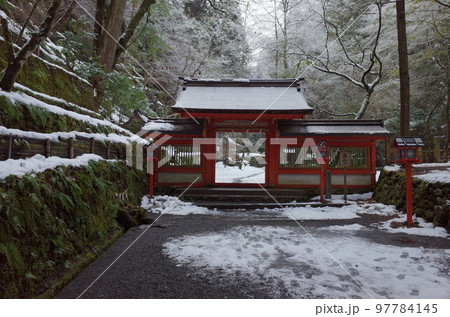 奥宮の神門風景_總本社貴船神社 97784145