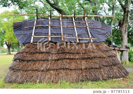 竪穴住居 97785513
