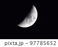 上弦の月 97785652