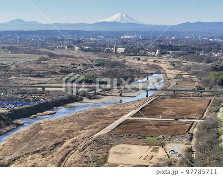 入間川と富士山 埼玉県川越市(ドローンによる空撮) 入間川と富士山 埼玉県川越市(ドローンによる空撮) 97785711