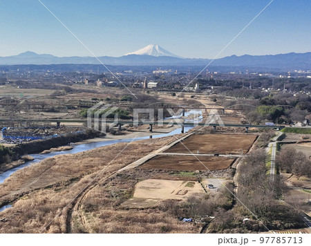 入間川と富士山 埼玉県川越市(ドローンによる空撮) 入間川と富士山 埼玉県川越市(ドローンによる空撮) 97785713
