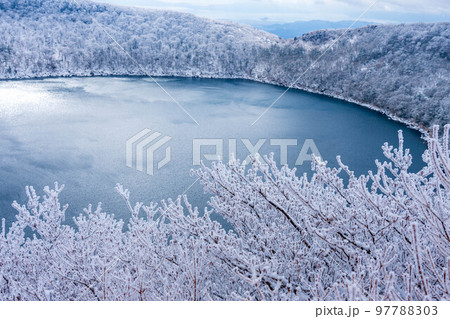 大浪池の樹氷(5) 97788303