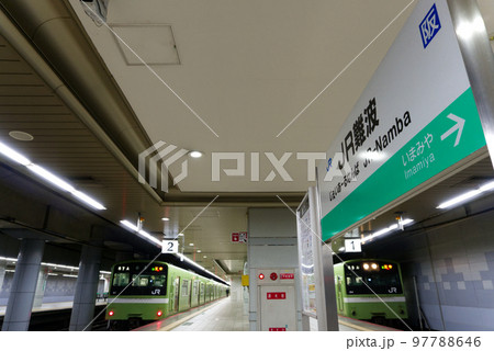 JR西日本 大和路線 JR難波駅ホーム 97788646
