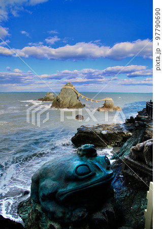 夫婦岩（三重県・伊勢市） 97790690