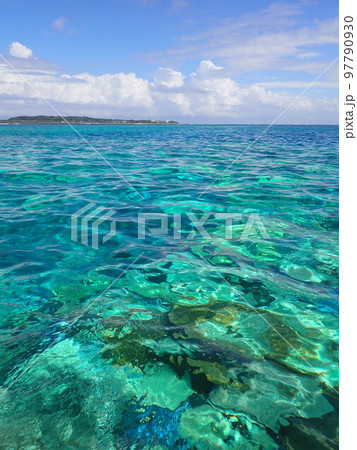 鳩間島の海 97790930