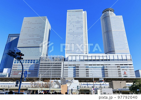 愛知県名古屋市 名古屋駅の駅ビルと東海道新幹線N700系電車 愛知県名古屋市 名古屋駅の駅ビルと東海道新幹線N700系電車 97792040