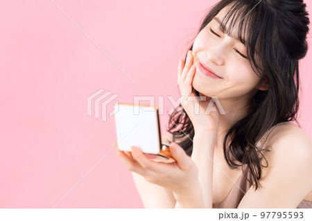 女性 ビューティー 美容 メイク スキンケア 女性 ビューティー 美容 メイク スキンケア 97795593