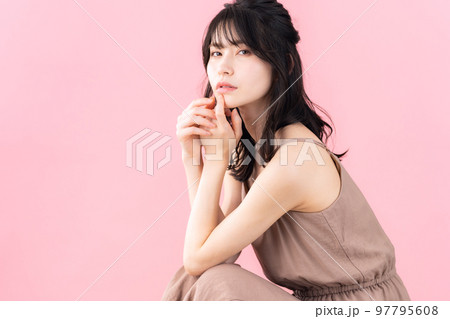 女性 ビューティー 美容 メイク スキンケア 女性 ビューティー 美容 メイク スキンケア 97795608