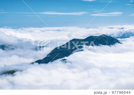 白山の登山風景 97796044