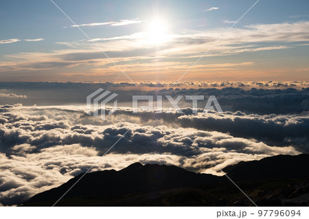 白山の登山風景 白山の登山風景 97796094