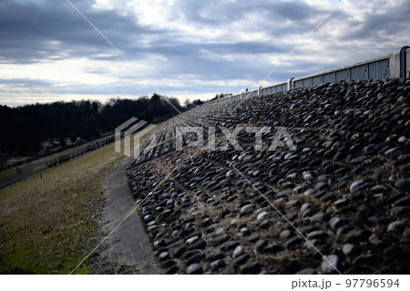 東京の堤防 97796594