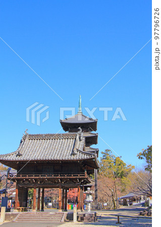 名古屋市、八事山興正寺中門の風景 名古屋市、八事山興正寺中門の風景 97796726