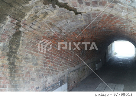 梶原のねじりまんぽ (奥田畑橋梁) 梶原のねじりまんぽ (奥田畑橋梁) 97799013