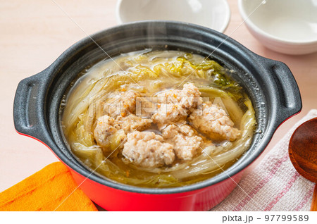 白菜と鶏つくねの鍋 97799589
