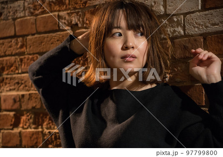 港町・神戸の女性 港町・神戸の女性 97799800