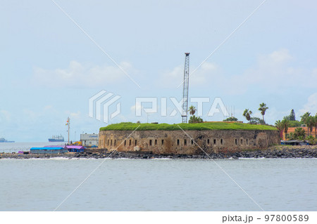 セネガルの世界遺産ゴレ島のエストレ要塞 97800589