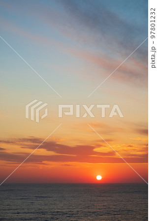 夕暮れの海（西伊豆にて） 97801232