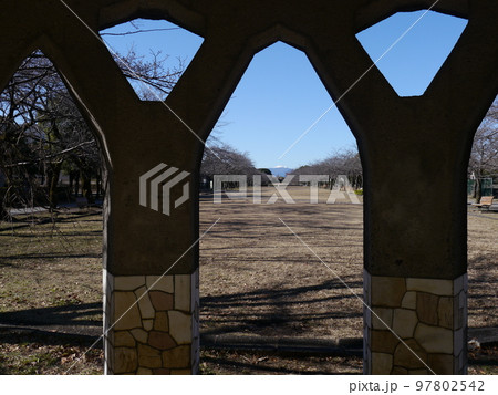宝野公園から見える絵画のような富士山（多摩市） 97802542