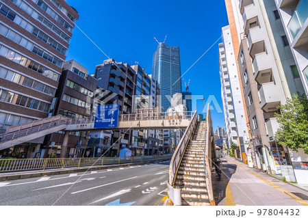 日本の東京都市景観 東麻布(国道1号・桜田通り)から麻布台ヒルズなどを望む 日本の東京都市景観 東麻布(国道1号・桜田通り)から麻布台ヒルズなどを望む 97804432