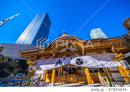 日本の東京都市景観 虎ノ門・麻布台プロジェクトの超高層ビルや八幡神社などを望む 日本の東京都市景観 虎ノ門・麻布台プロジェクトの超高層ビルや八幡神社などを望む 97804644