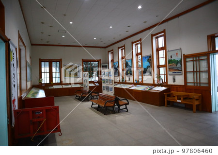 JR山陰本線・萩駅構内　萩市自然と歴史の展示館 97806460