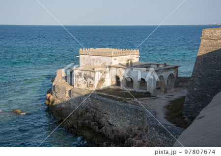 モザンビークの世界遺産モザンビーク島のノサ・セニョラ・デ・バルアルテ礼拝堂 97807674