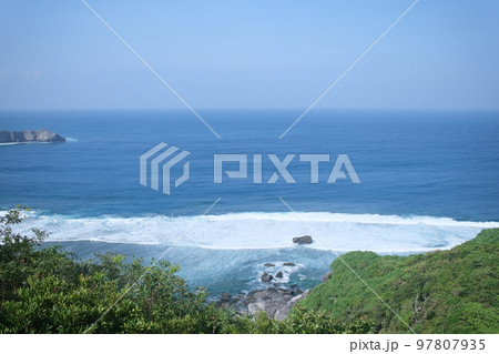 ヤンバルクイナ展望台からの景色（沖縄県） 97807935