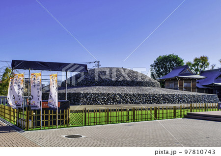 東京都　武蔵府中熊野神社古墳　上円下方墳　国史跡 97810743