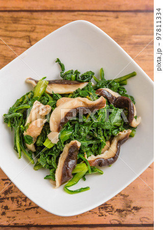 菊菜と椎茸の和え物 97811334
