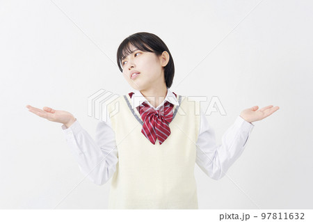 ギブアップする女子高生　白背景 97811632