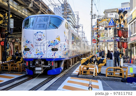 大阪府 浄正橋踏切を通過する281系関空特急はるか 大阪府 浄正橋踏切を通過する281系関空特急はるか 97811702