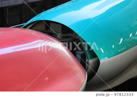 新幹線はやぶさとこまちの連結部　東北新幹線　秋田新幹線 97812333