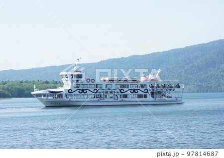 6月の阿寒湖の遊覧船 97814687